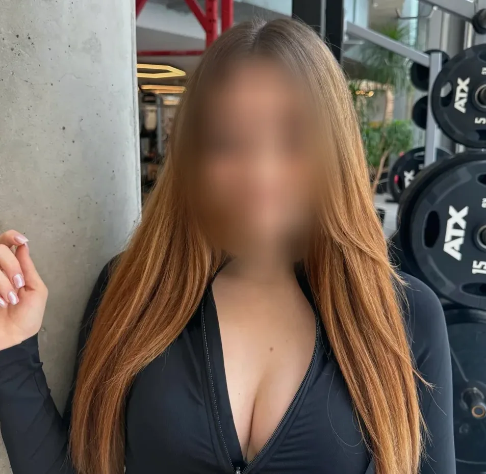 Danielle, 21