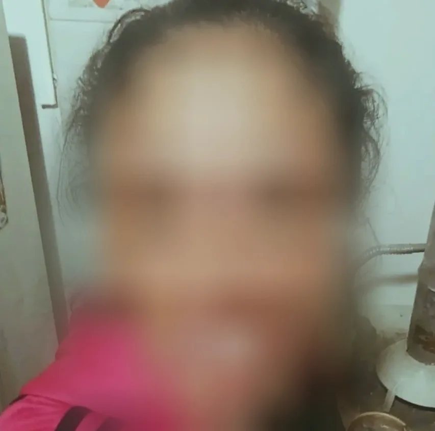 Julia, 39