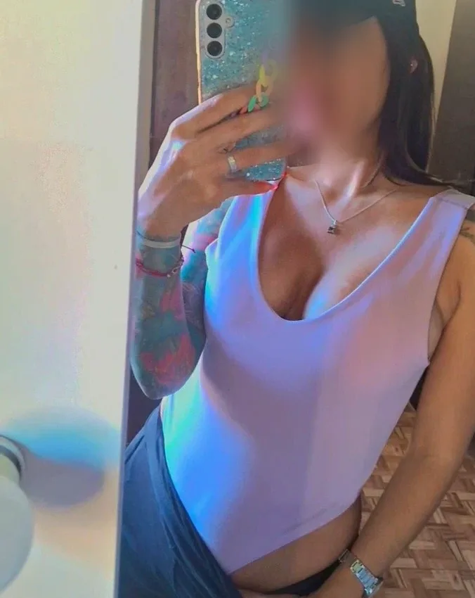 Mia, 37